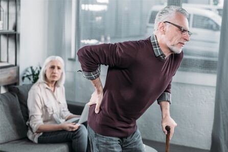 Ar vecumu saistītas izmaiņas organismā provocē osteohondrozes parādīšanos, kas izraisa sāpes
